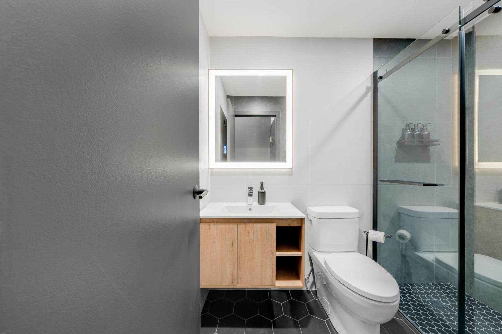 Lift Hotel Montreal Ngoại thất bức ảnh