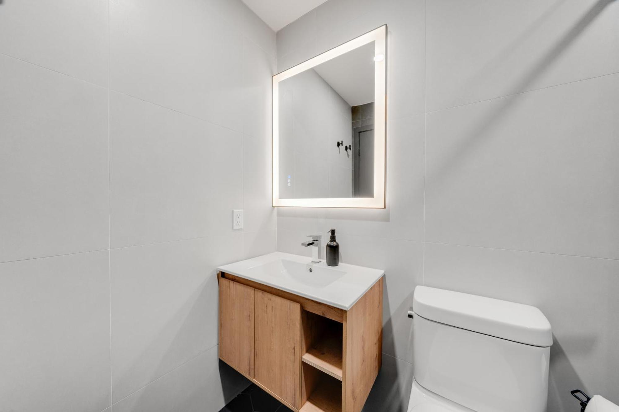 Lift Hotel Montreal Ngoại thất bức ảnh
