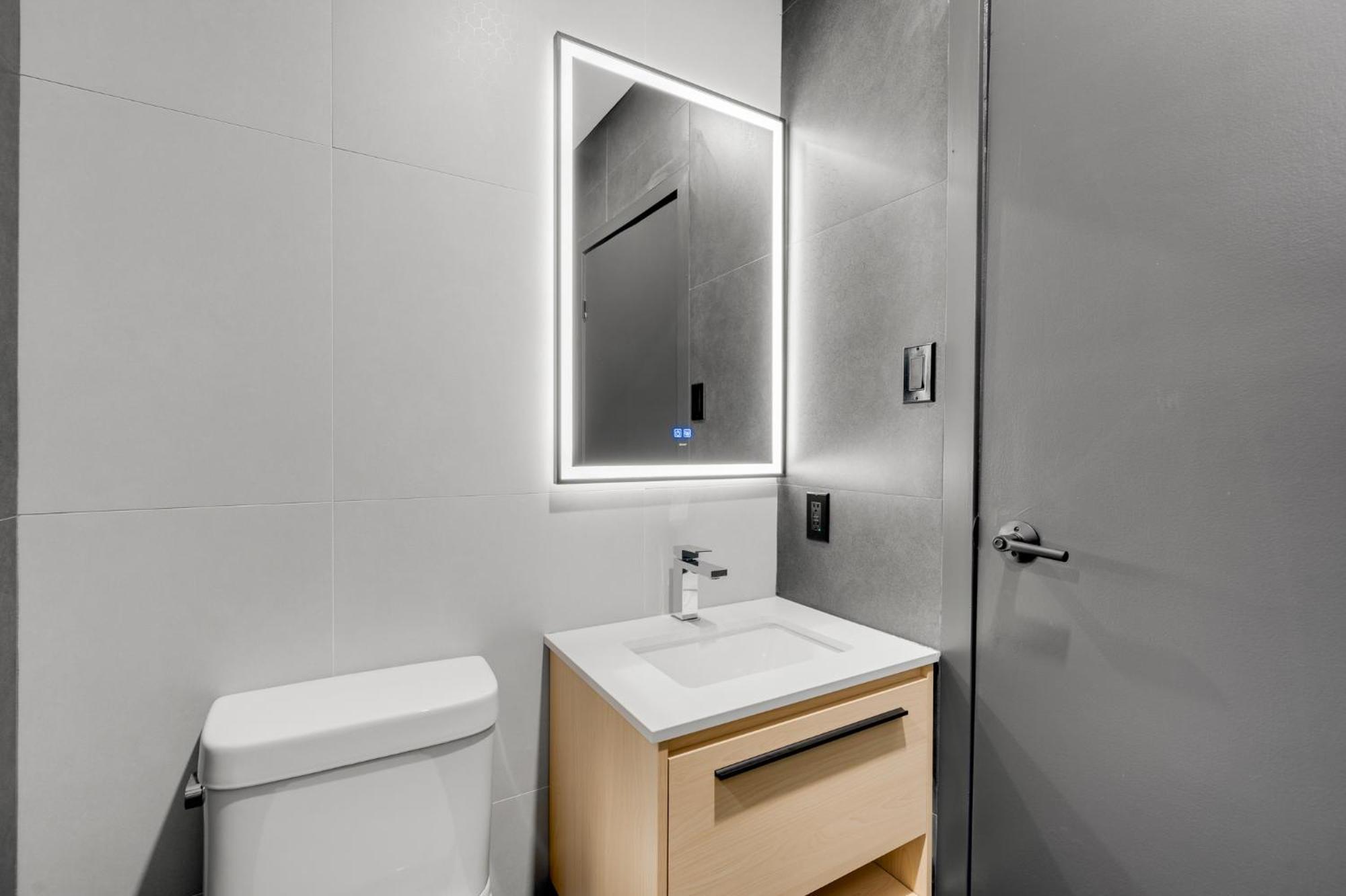 Lift Hotel Montreal Ngoại thất bức ảnh